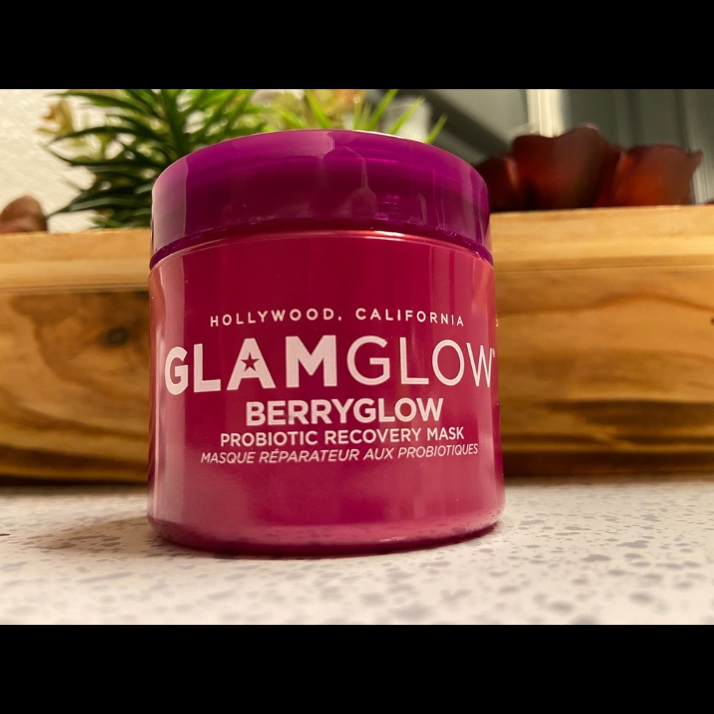 GlamGlow Probiotic Recovery Face Mask